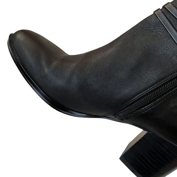 EUC Isola Leather Ankle Boots - Picture 6 of 7